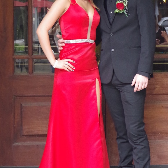 Gorgeous Red formal dress - Picture 1 of 11